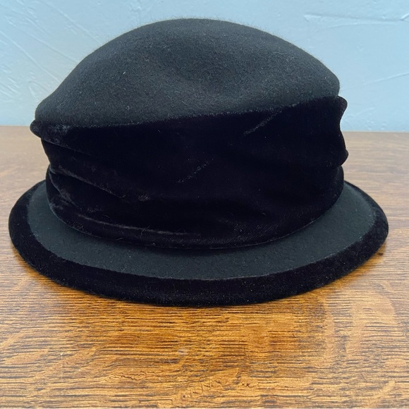 VINTAGE WOOL BLACK WOMENS BOW RIBBON BOWLER CLARA BOW RETRO HAT - Picture 7 of 16